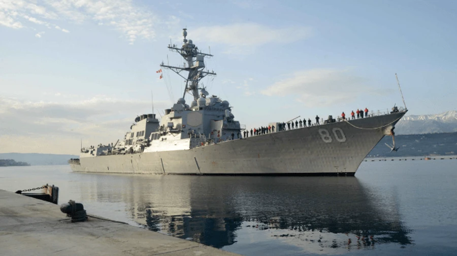 США отменили отправку эсминцев в Черное море из-за опасений эскалации — Politico