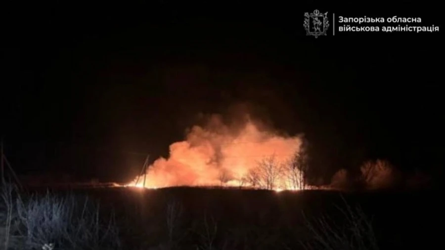 Росіяни атакували Запорізьку область: є проблеми зі світлом, виникла пожежа