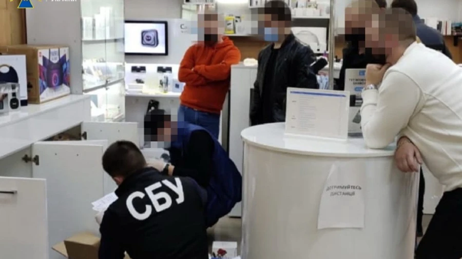 Дискредитировали вакцинацию: в Украине обнаружили финансируемую из РФ сеть ботоферм