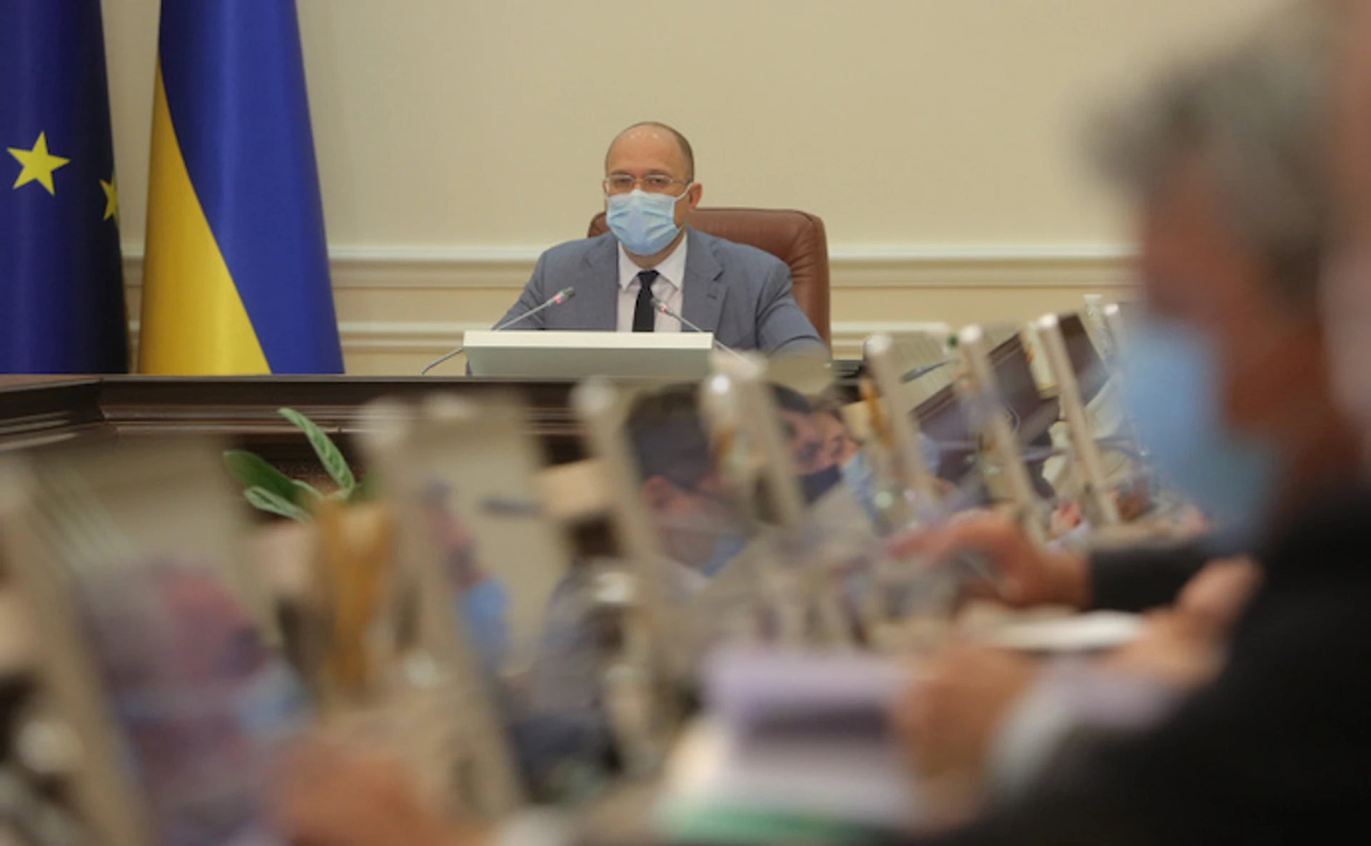 Продовження карантину, заборона в’їзду для іноземців та підвищення мінімальної зарплатні