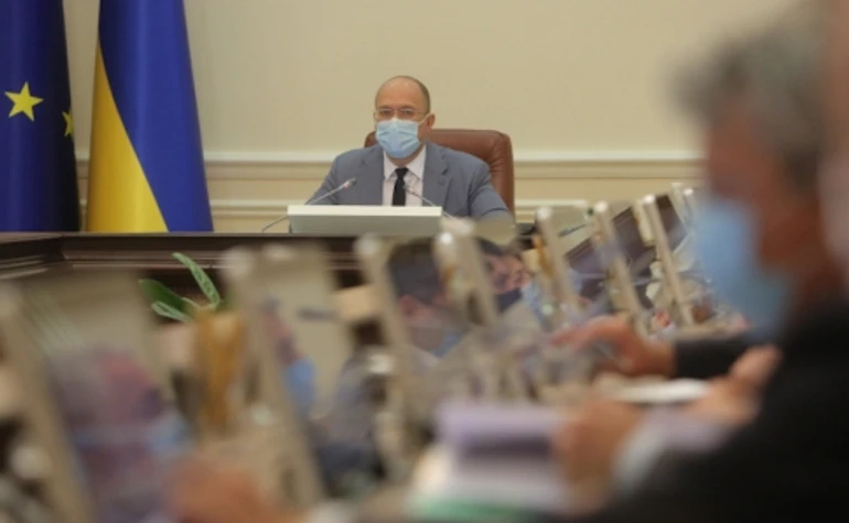 Продовження карантину, заборона в’їзду для іноземців та підвищення мінімальної зарплатні