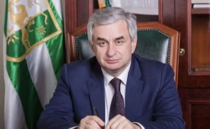 Президент Абхазии ушел в отставку