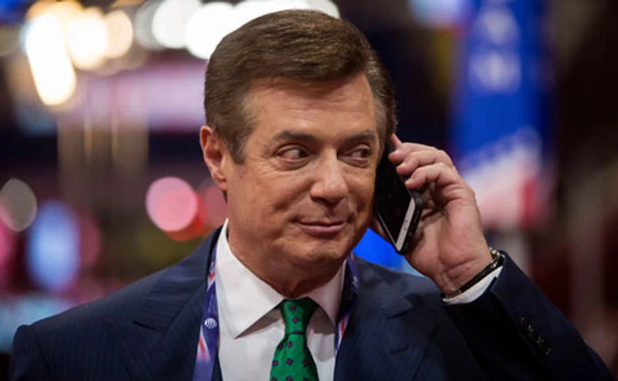 ФБР прослуховувало Манафорта до і після виборів у США - CNN