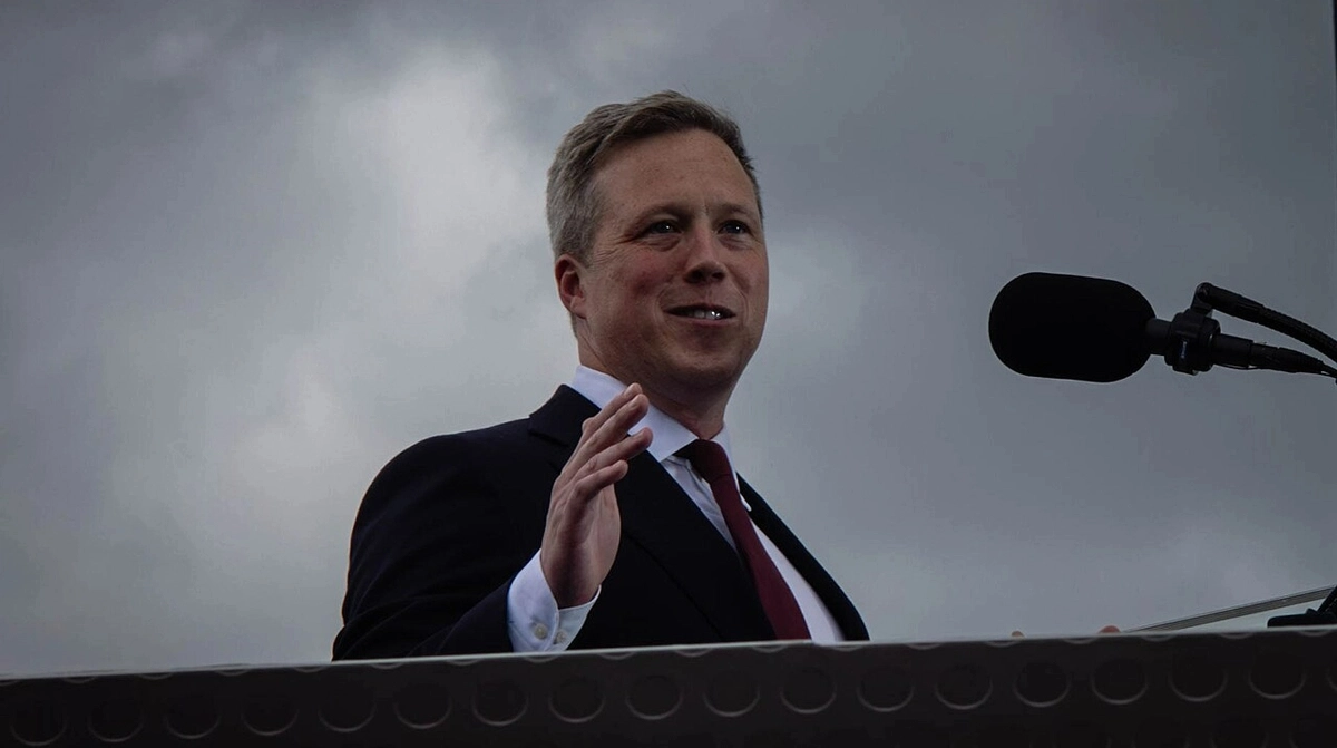 СМИ: Дрисколл во время визита в Киев пугал Украину проигрышем, если война будет продолжаться дальше