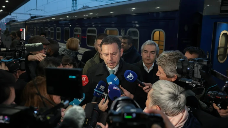 Премьер Португалии прибыл в Киев