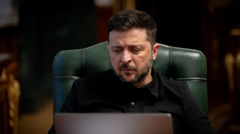 Зеленський пропонує Раді продовжити воєнний стан та мобілізацію