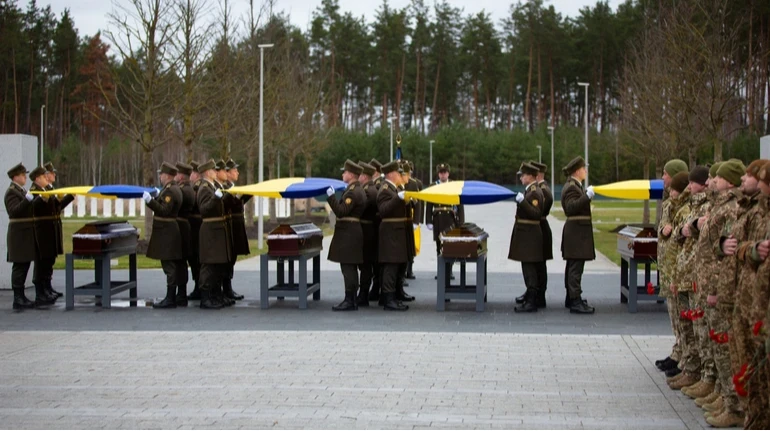 Більшість – невпізнані: у Мінветеранів розповіли, скількох воїнів поховали на меморіальному кладовищі