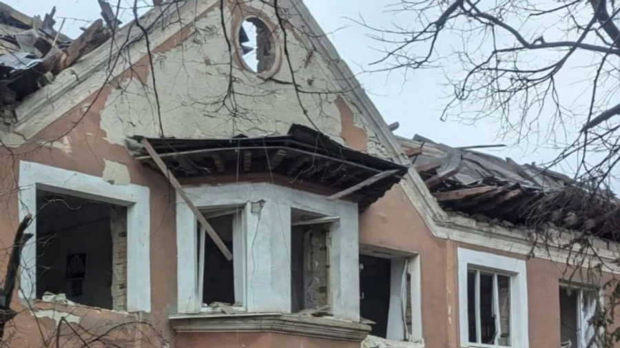 Russians attack Kryvyi Rih: administrative building damaged, 26 people injured – photos