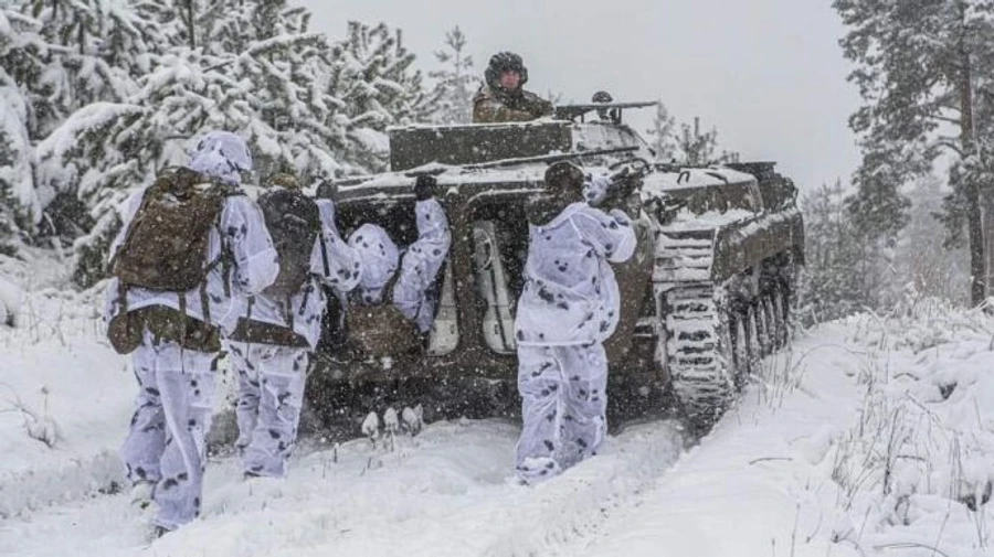 Атаки россиян вблизи Макеевки отбиты, в Приволье почти не осталось местных – Луганская ОВА