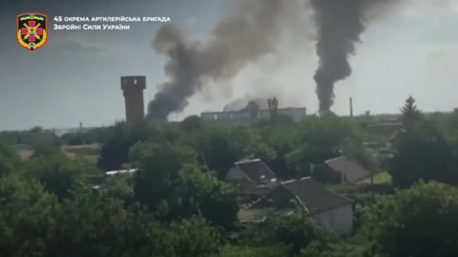 Детонировало всю ночь: ВСУ показали уничтожение склада российских войск