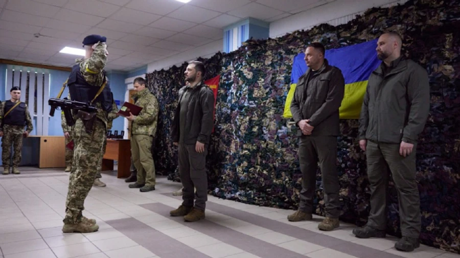 President Zelenskyy visits frontline of the Kharkiv Oblast