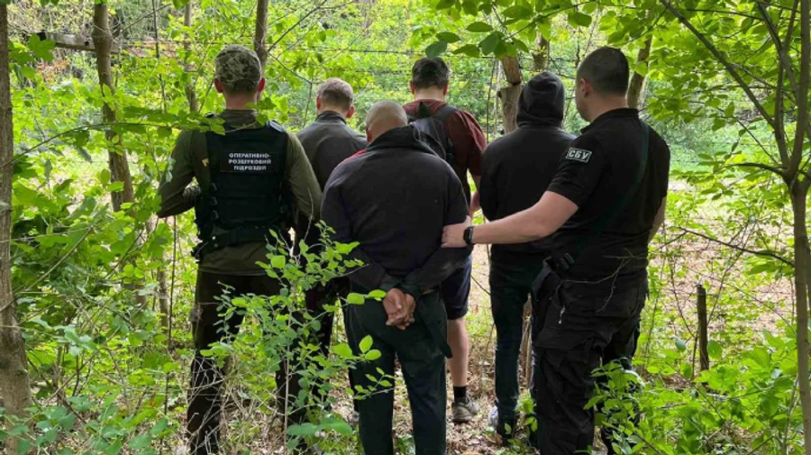 ​На Буковині за 10 тисяч євро переправляли чоловіків за кордон – ОГП