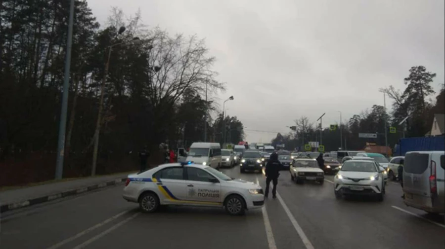 Поліція дала вказівки, якщо ДТП: Фотографуйте і забирайте авто з дороги 