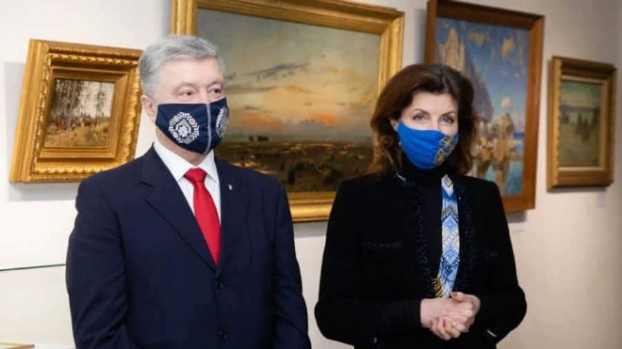 Суд разрешил принудительно привести Порошенко на допрос