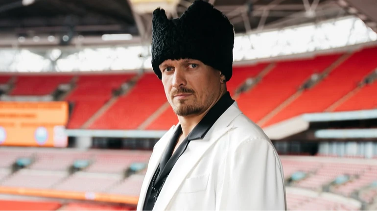 Фото тренировки Усика на разрушенной ТЭС вошло в 50 лучших снимков 2025 года