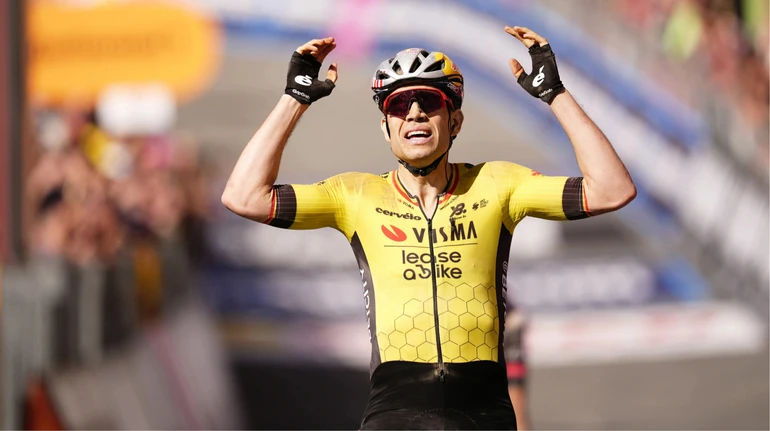 Без Монументов. Звездный бельгиец Ван Арт пропустит три месяца из-за травмы