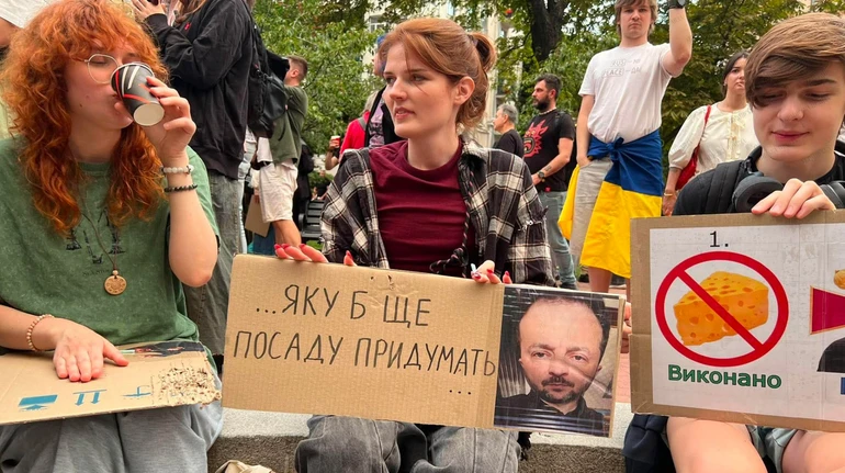 У Києві та інших містах дев’ятий день тривають мітинги проти відставки Федорова