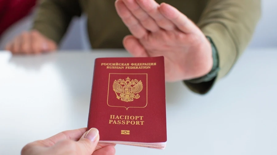 Розвідка Британії: Росія може влітку депортувати українців з окупованих територій без паспортів РФ