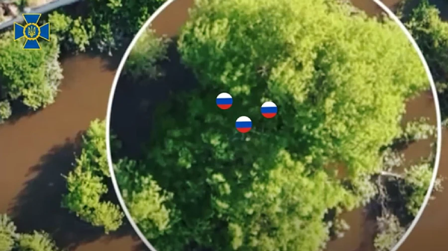 Security Service of Ukraine drone attacks and injures 3 Russian soldiers in flooded part of Kherson Oblast