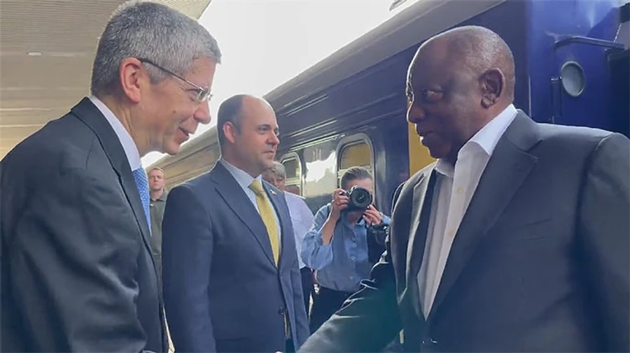 Кулеба о российской атаке: Это привет от Путина африканской делегации 