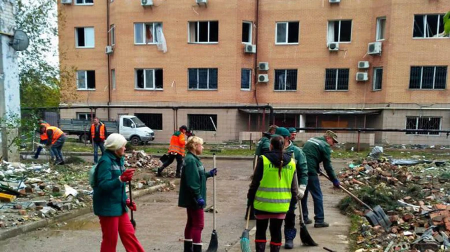 Mayor of Mykolaiv shows aftermath of Russian attacks: 5 residential buildings damaged
