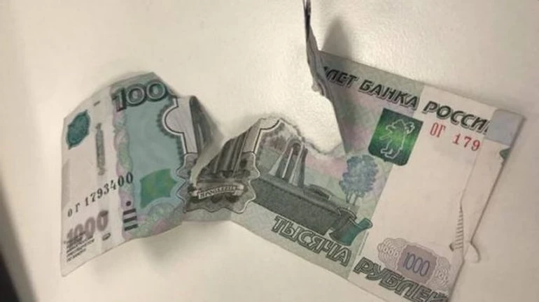 Херсонщина: в Генічеську почали давати рублі – пенсіонери міняють їх на гривні