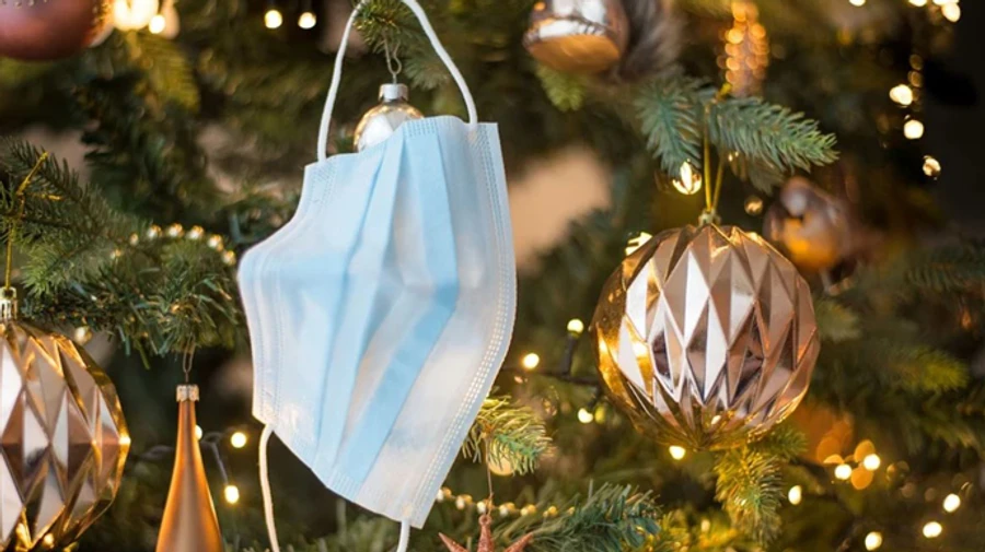 В Англии вернули обязательное ношение масок