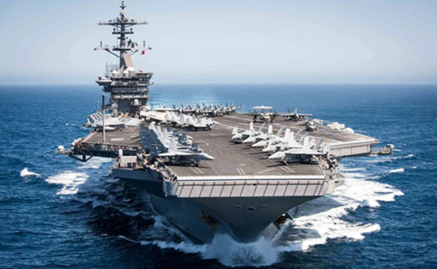 СOVID-19 на американському авіаносці: капітан закликав врятувати моряків