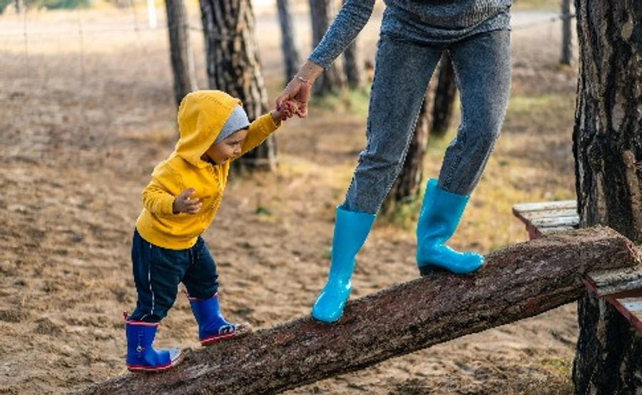 У Чернівцях дітям до 14 років заборонили виходити надвір без батьків