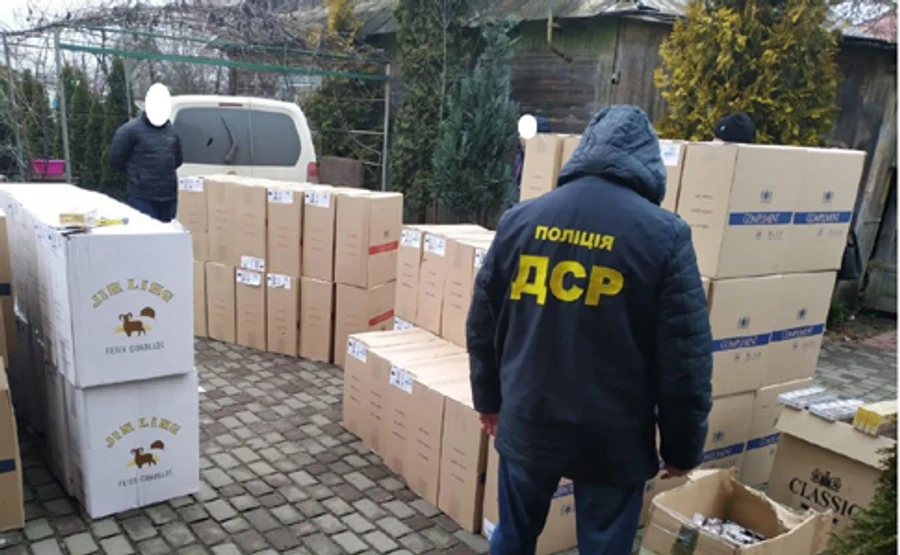 Прокуратура викрила контрабанду з ОРДЛО: вилучила тютюну на 20 мільйонів 