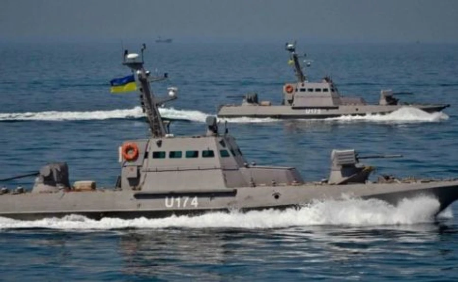 Командир моряков рассказал, почему они не стреляли в ответ в Керченском проливе