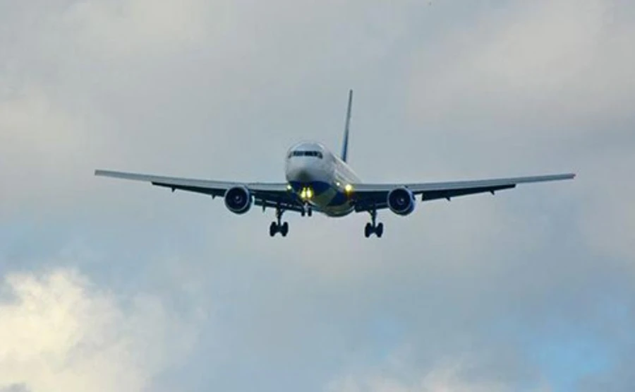 В Иране загорелся самолет с сотней пассажиров на борту