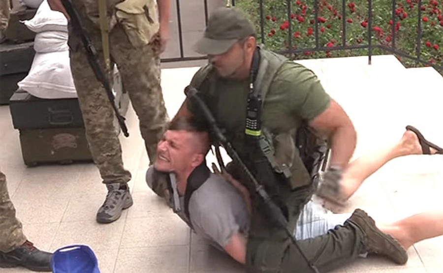 Военному, ранившему журналиста в Кривом Роге, грозит до 7 лет