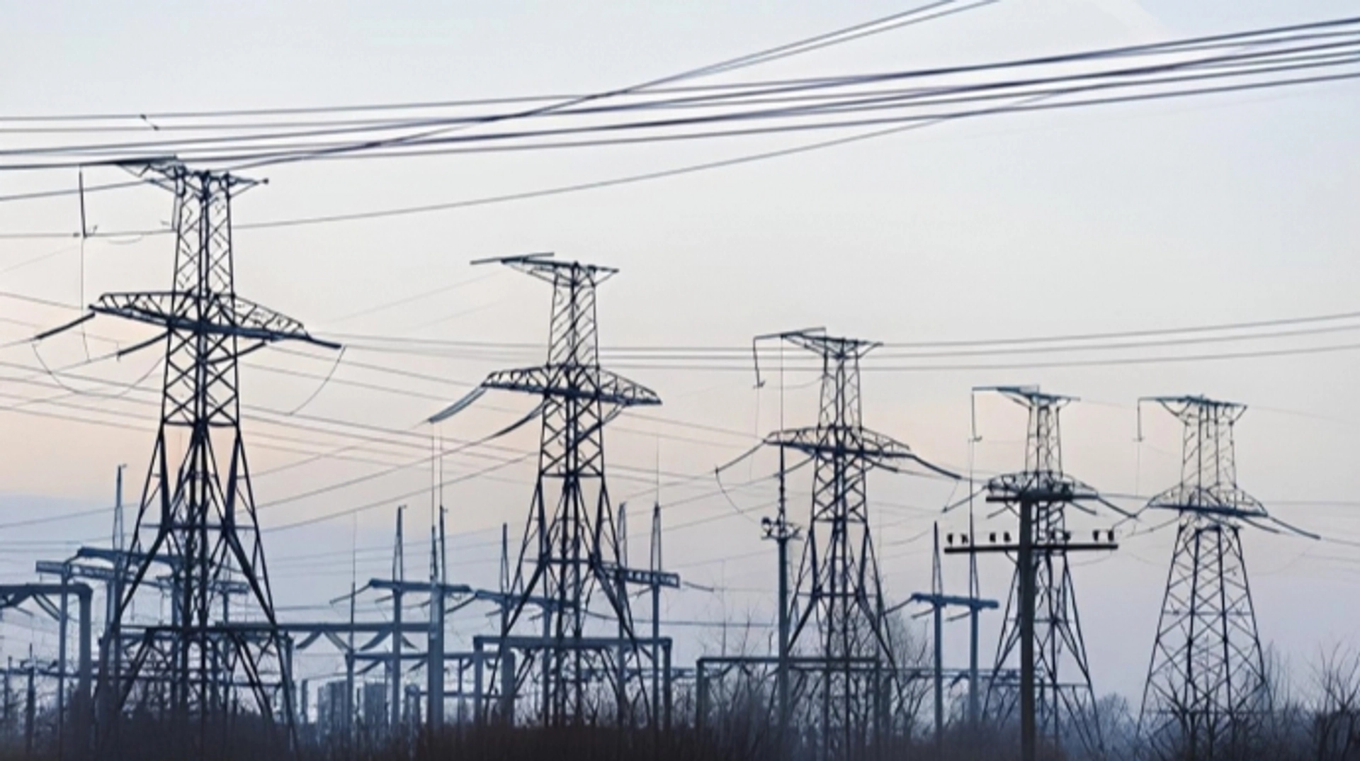 Russians hit energy facility in Chernihiv Oblast at night: 17,000 consumers left without power