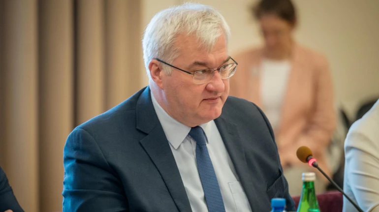 Молодые украинцы из ТОТ смогут получить документы в 5 странах – МИД