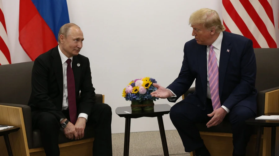 СМИ: Трамп думает о заключении деловых соглашений с РФ, чтобы подтолкнуть ее к прекращению боевых действий