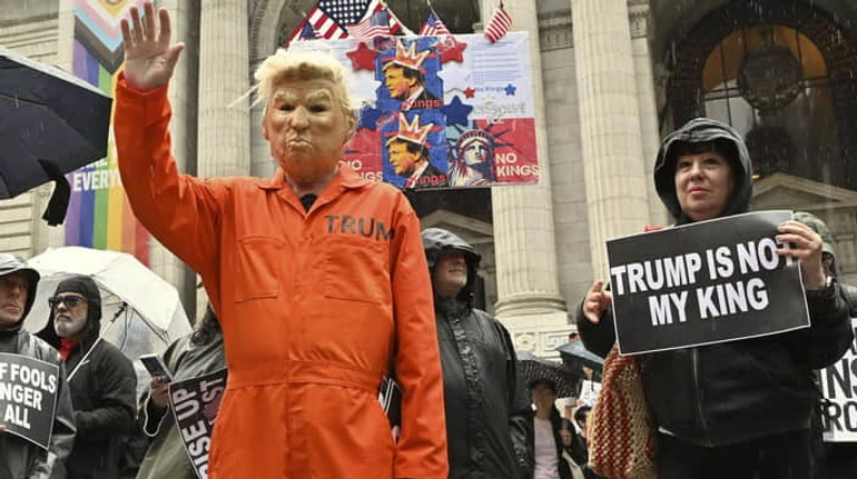 Трамп демонстрирует силу: что дало старт масштабным протестам в США