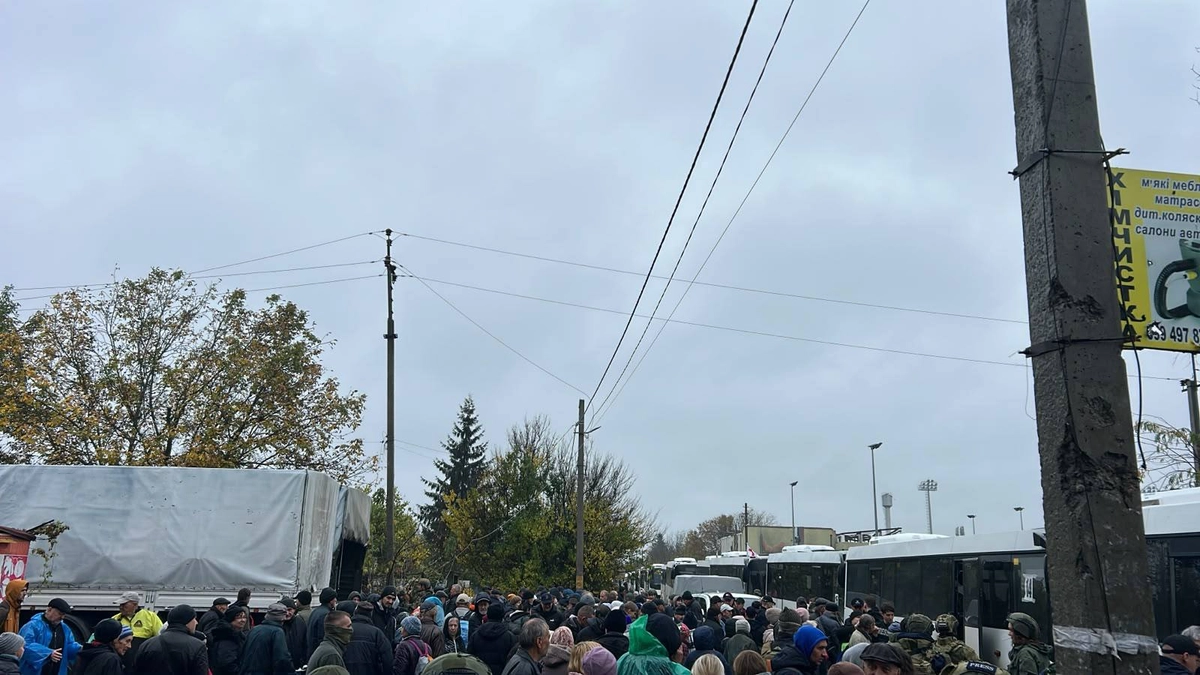 Oleshky evacuees are on their way, convoys have separated and ceasefire is holding – Ukraine's human rights chief
