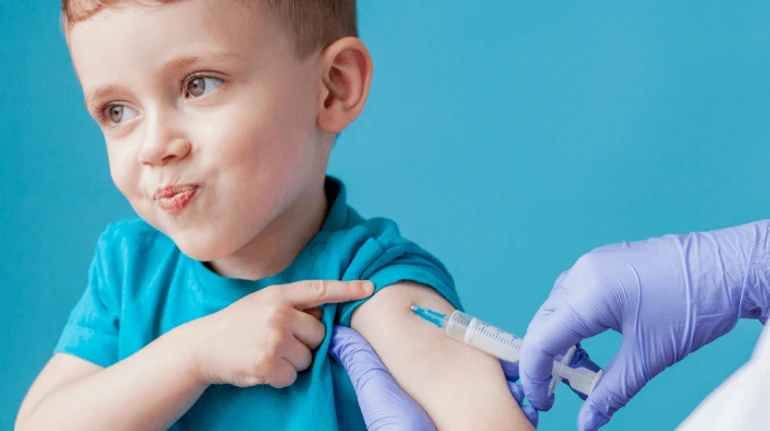 Изменения в календаре прививок и холивары вокруг гепатита B. Что важно знать