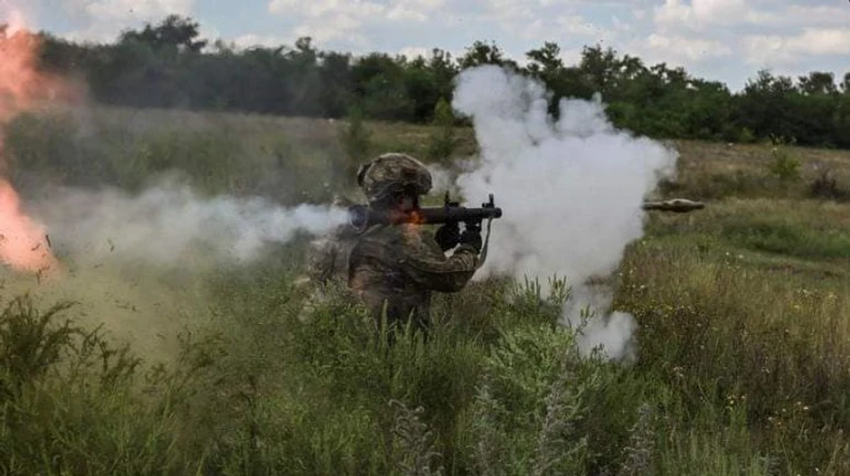 Ukrainians break through minefield towards Tokmak