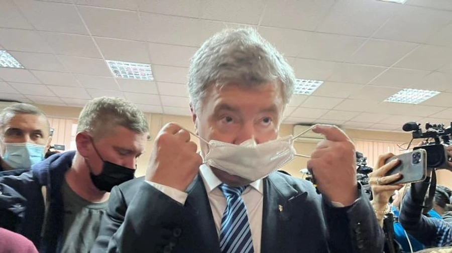 Адвокаты настаивают, что Порошенко не подозреваемый. Суд объявил перерыв