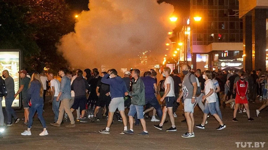 В Минске автозак въехал в толпу, есть раненые