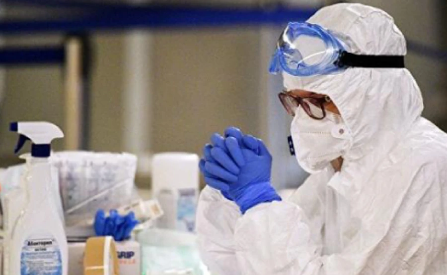 На лінії фронту: в столиці на коронавірус захворіли 148 медиків