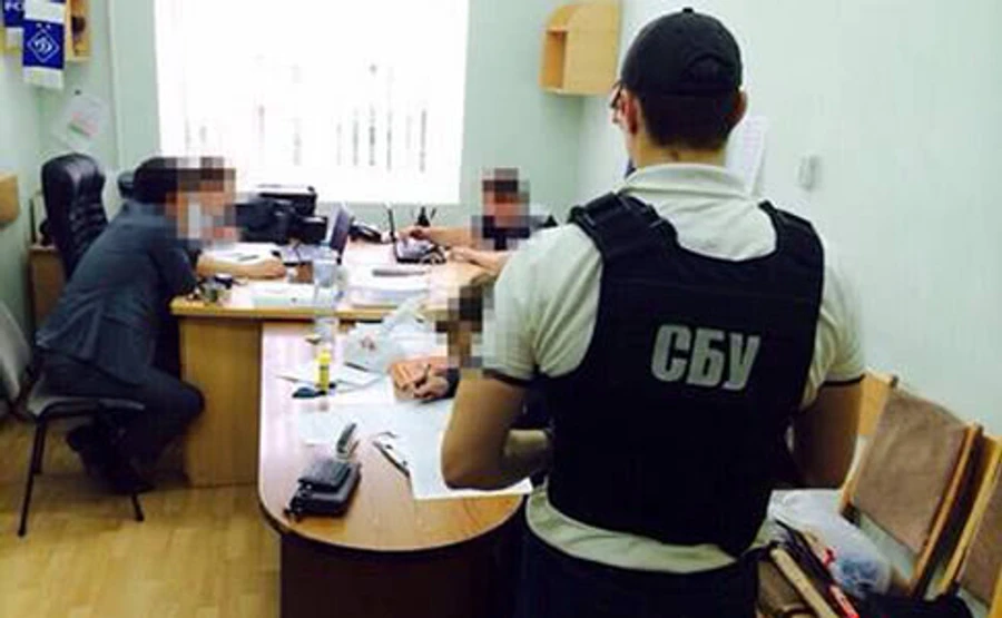 СБУ закрила конверт, що відмивав вкрадені на держзакупівлях гроші