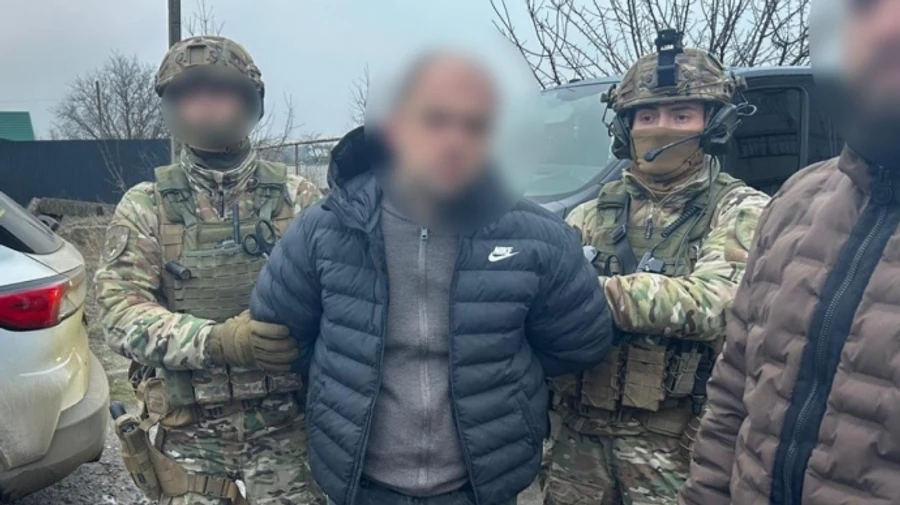 Двое депутатов и криминальный авторитет вымогали $60 тыс. у экс-заместителя мэра – полиция