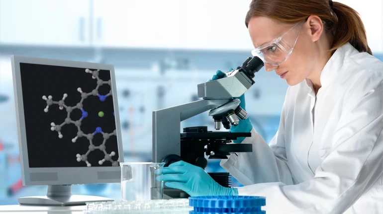 Самые старые поцелуи и первый пирсинг: 5 неожиданных научных открытий об истории человечества