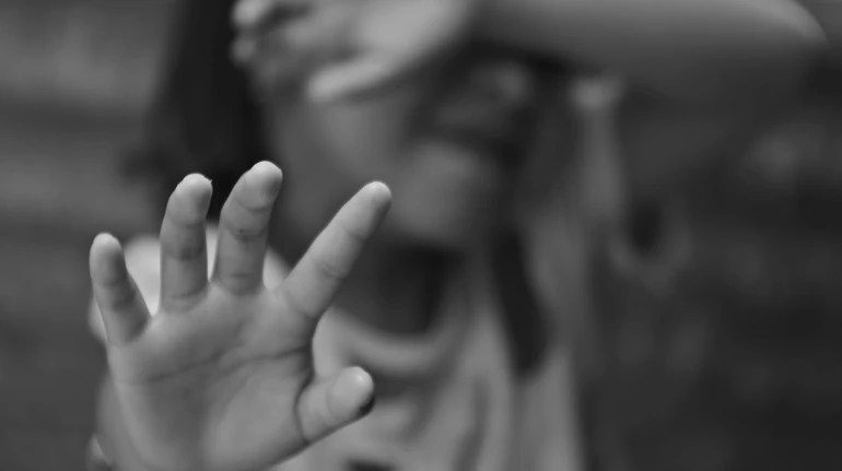 Обмежували дітей в їжі та не давали митися: на Дніпропетровщині судитимуть батьків-вихователів