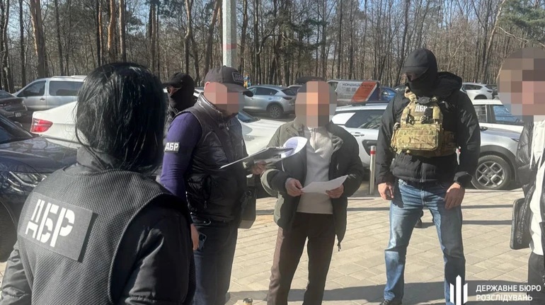 Полковник Нацгвардии пытался купить фиктивную инвалидность: его задержали на горячем