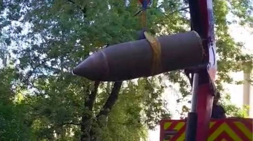 Бойову частину ракети знайшли біля багатоповерхівки у Києві – поліція