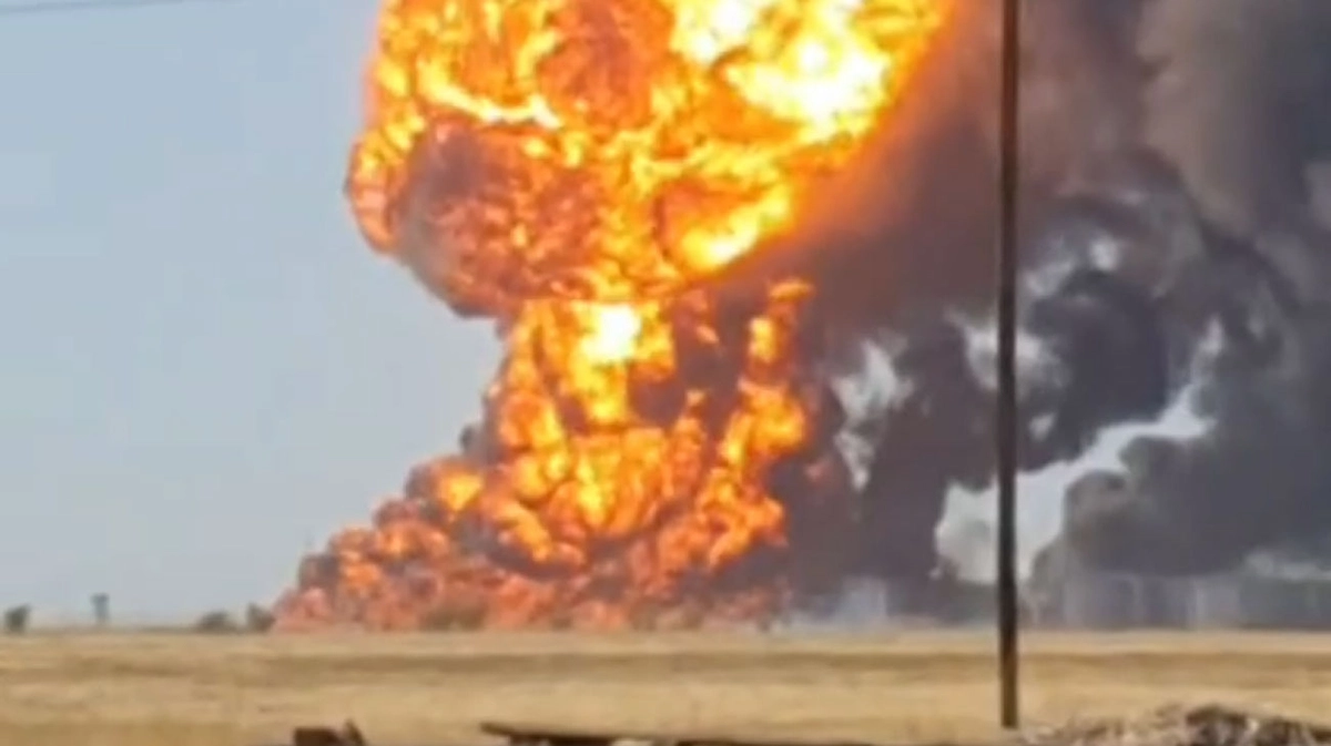 Russian oil depot in Rostov Oblast still ablaze day after Ukrainian ...